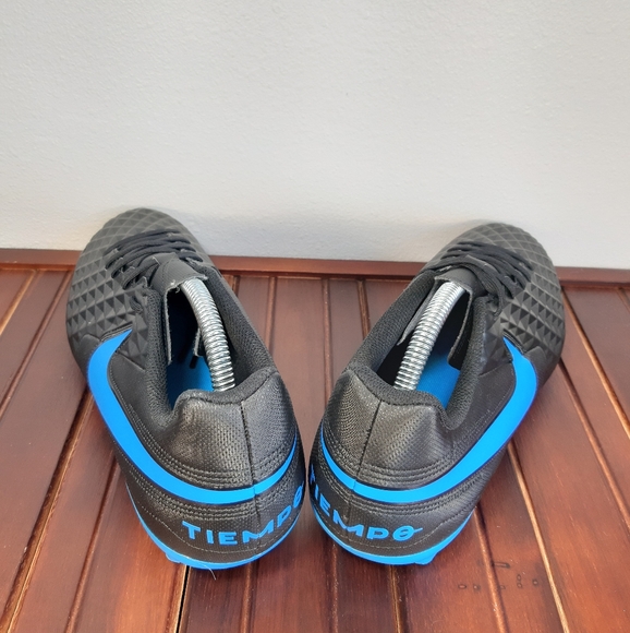 NIKE TIEMPO LEGEND 8 CLUB FG SOCCER CLEATS - Picture 6 of 7
